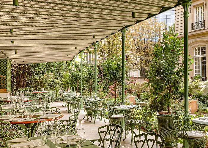 Saint James Paris